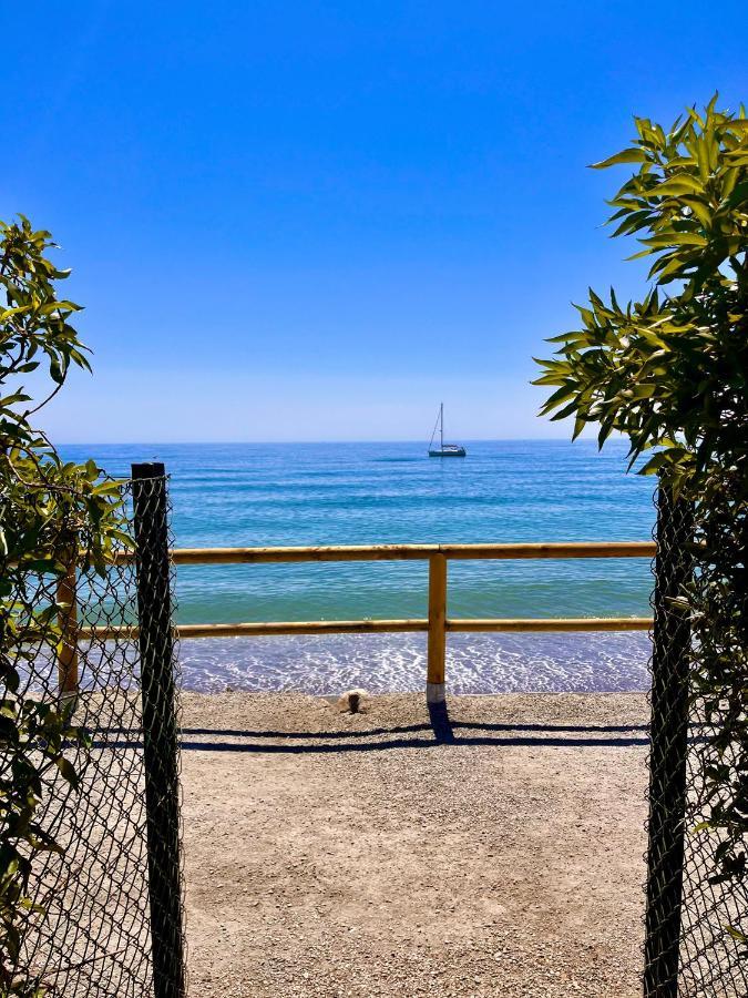 Villa Alboran Beachfront 9Pax Torre de Benagalbon Zewnętrze zdjęcie