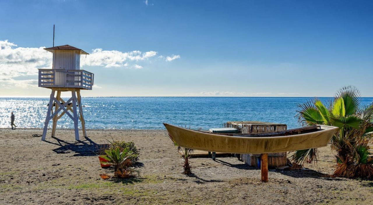Villa Alboran Beachfront 9Pax Torre de Benagalbon Zewnętrze zdjęcie